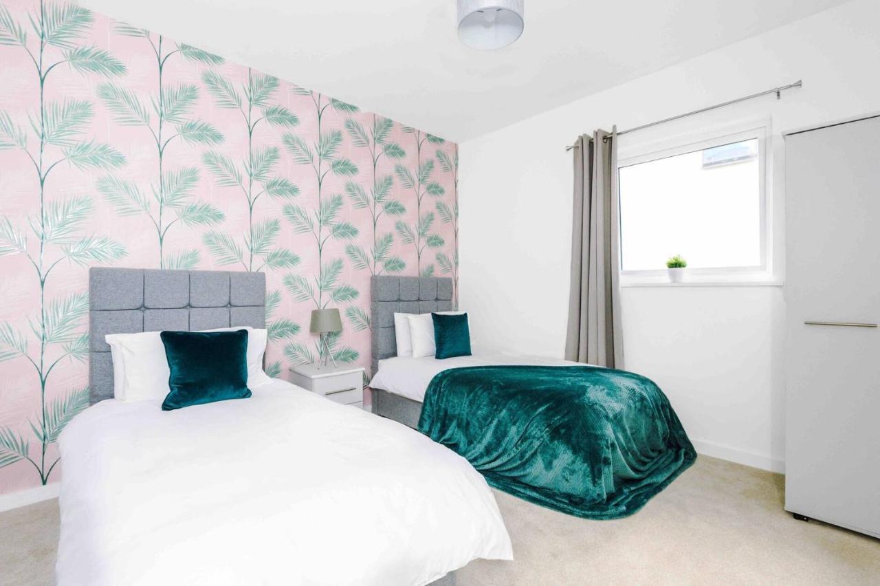2 Bedroom Hosted By Mcr Dens Apartamento